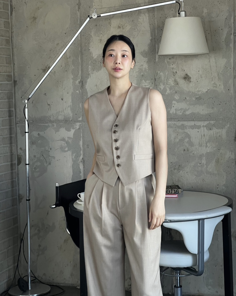 VERNI韓國直郵女裝新款時尚熱賣人氣真品推薦休閑馬甲VERNI馬甲