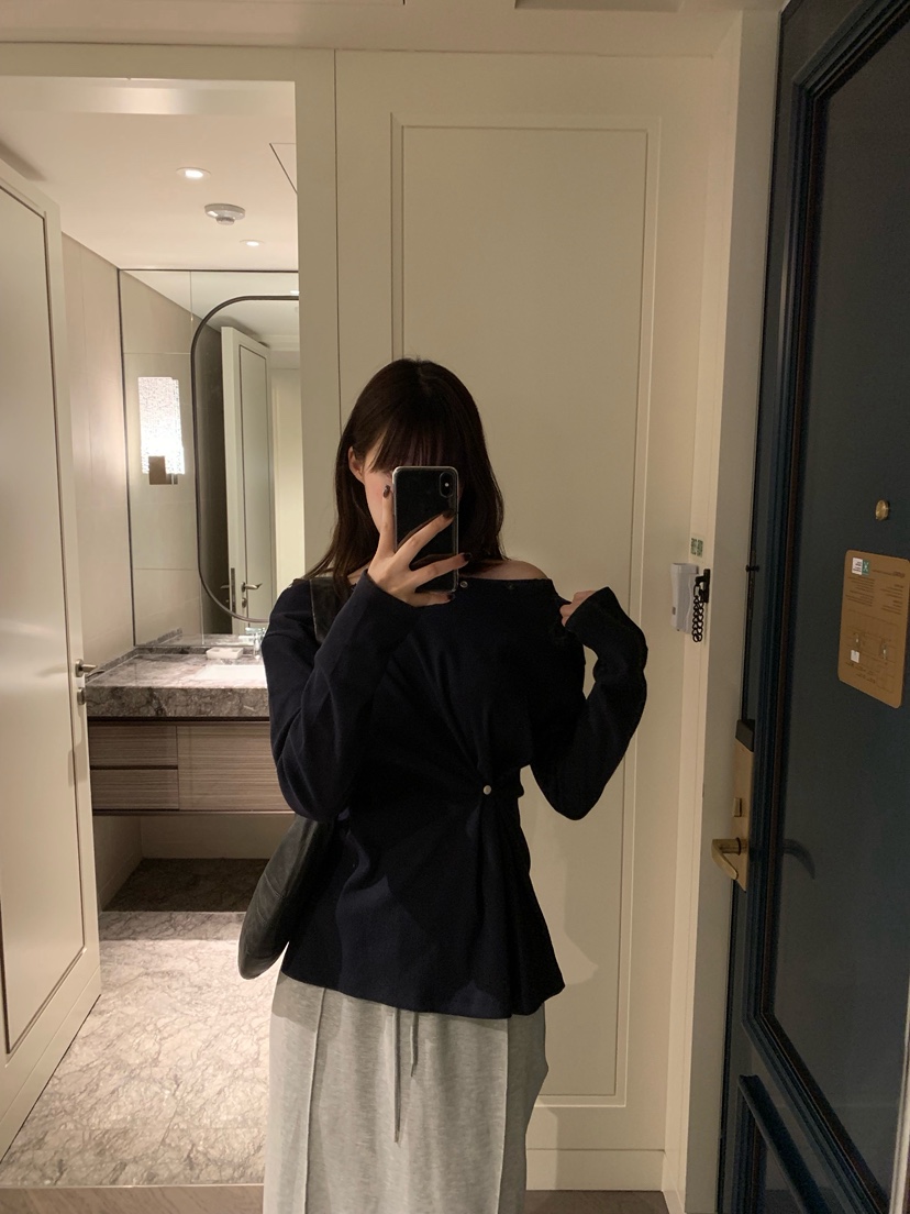 LEGACY東大門直郵女裝新品推薦時尚熱賣人氣休閑長袖T恤露肩LEGACY長袖T恤