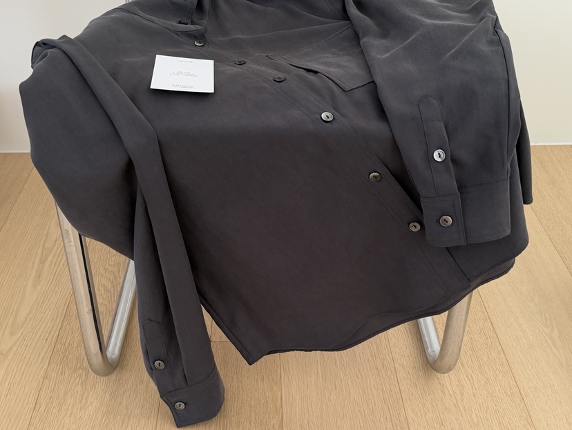 OP PER韓國直郵女裝新品真品人氣熱賣襯衫蕾絲衫天絲高領OPPER-simplebeige襯衫/蕾絲衫