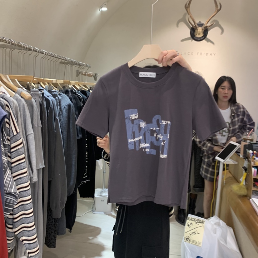 BLACKFRIDAY東大門直郵女士新品真品推薦熱賣人氣時尚T恤BLACK FRIDAYT恤圖色2