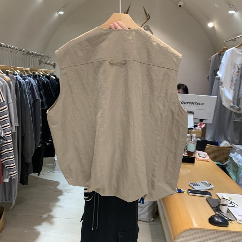 BLACKFRIDAY韓國代購26秋冬新品真品時尚休閑熱賣人氣馬甲BLACK FRIDAY馬甲