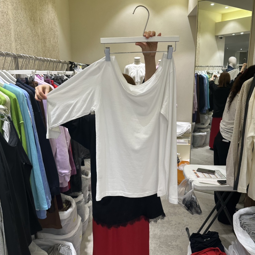REFLAT韓國代購女士新品推薦人氣熱賣時尚休閑長袖T恤露肩REFLAT長袖T恤圖色1