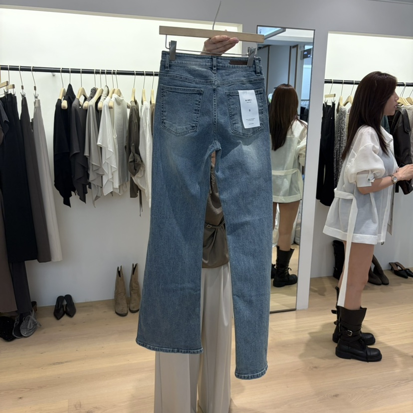 W AND J東大門代購女士新品推薦時尚休閑熱賣牛仔褲喇叭W AND J牛仔褲