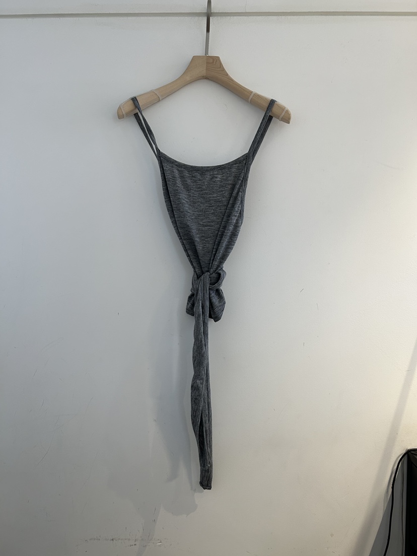NOTICE韓國直郵女裝新品推薦時尚真品人氣吊帶背心系帶無袖NOTICE吊帶/背心圖色1