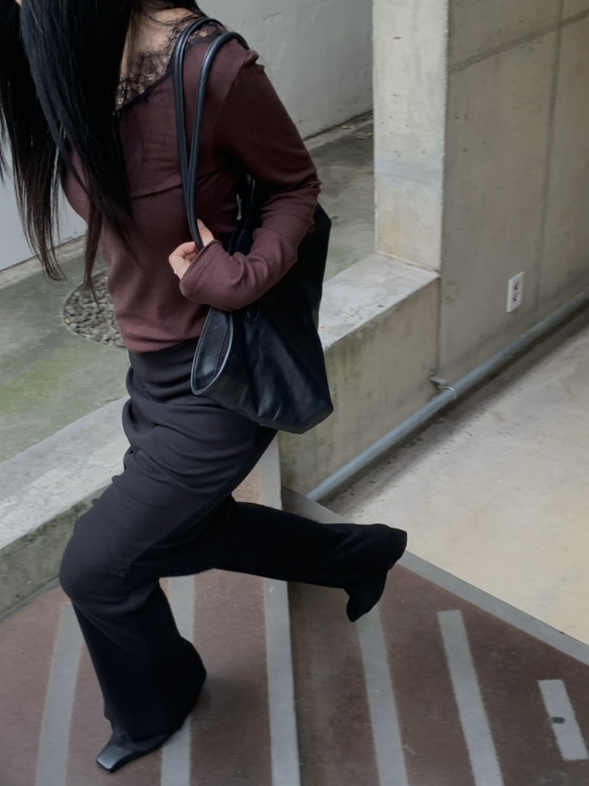 OVER NEAR東大門直郵女士新款推薦休閑人氣時尚熱賣長袖T恤OVER NEAR長袖T恤
