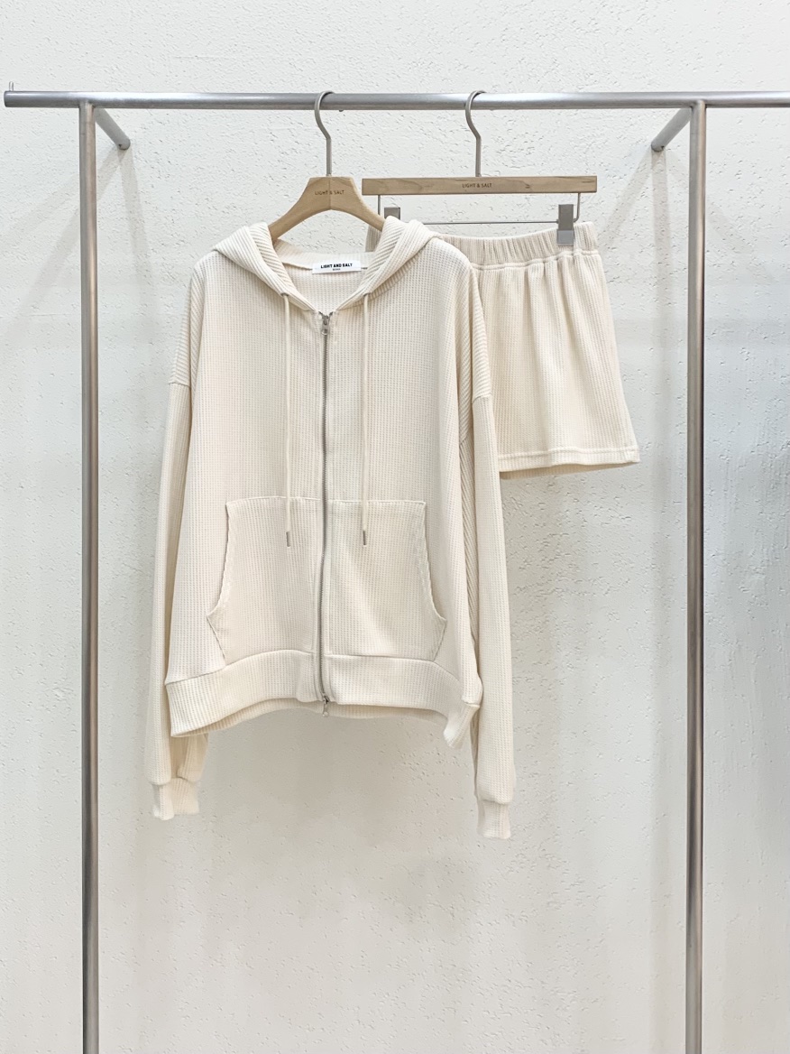 LIGHT AND SALT東大門直郵女士新品熱賣真品人氣套裝套裝LIGHT AND SALT套裝圖色1