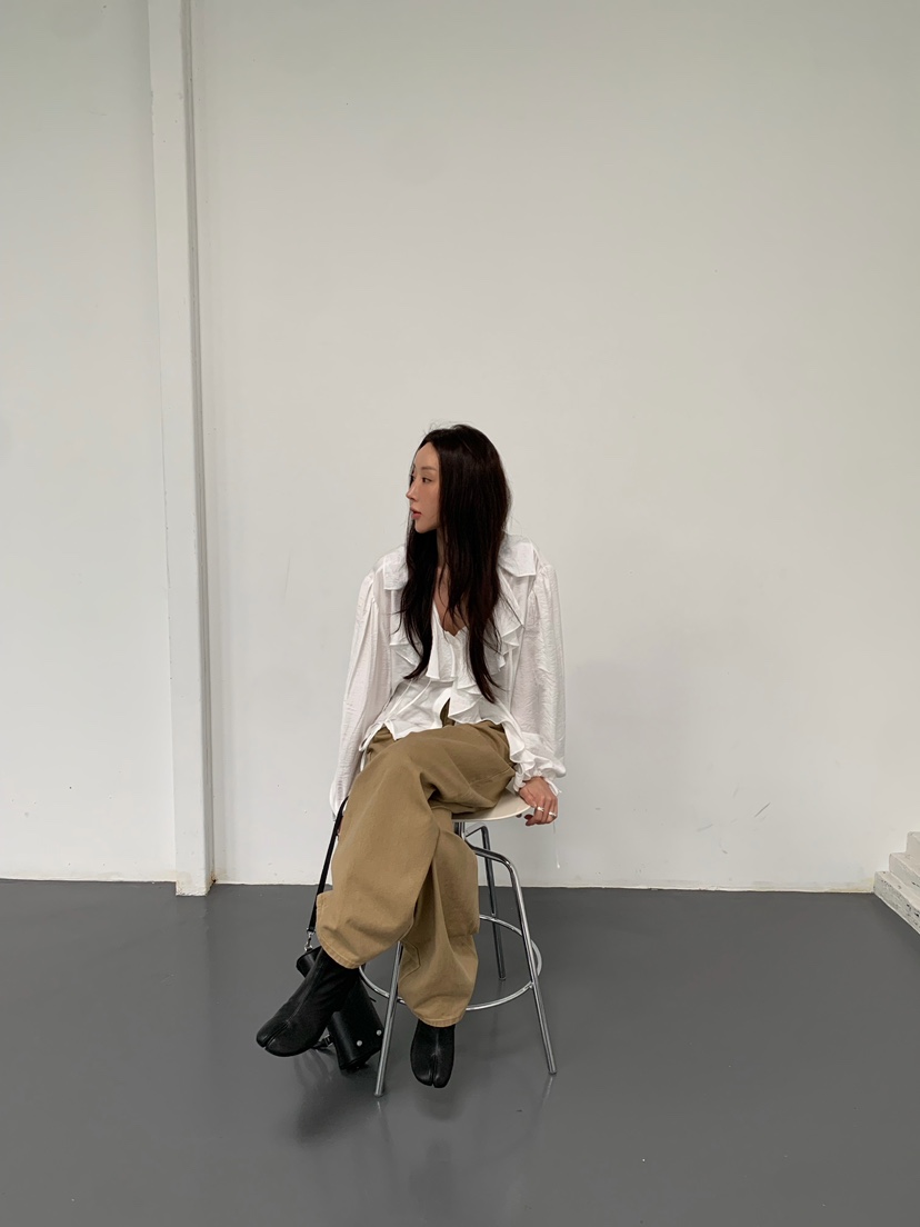 NOB韓國直郵女裝新款休閑真品推薦時尚熱賣襯衫蕾絲衫褶邊NOB襯衫/蕾絲衫