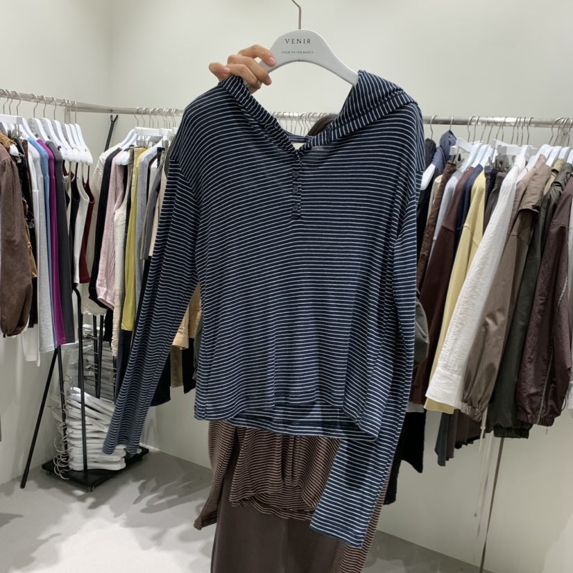 VENIR-A韓國直郵女士新品真品熱賣人氣長袖T恤連帽衫條紋VENIR-A長袖T恤圖色2