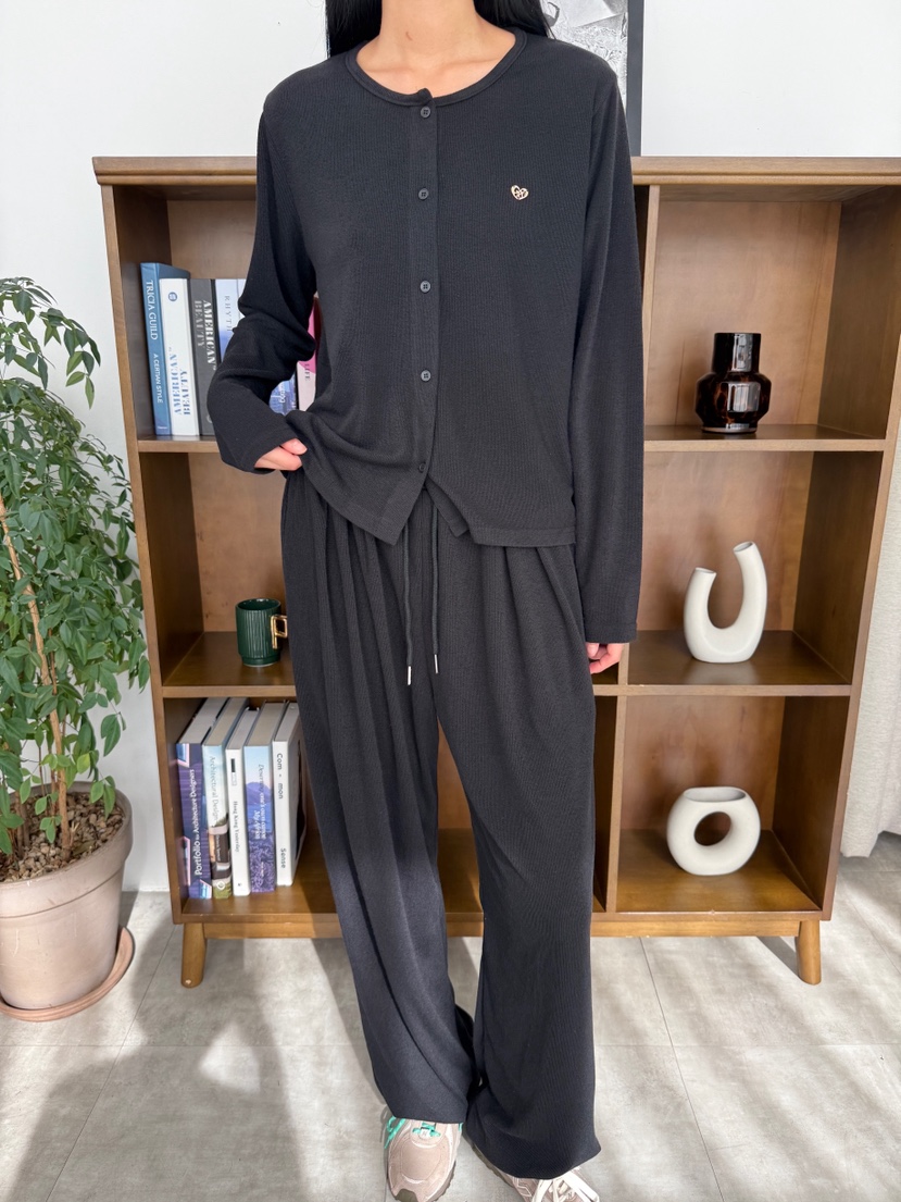 DE GO YOU東大門實拍女士新款時尚推薦真品熱賣套裝套裝DE GO YOU套裝