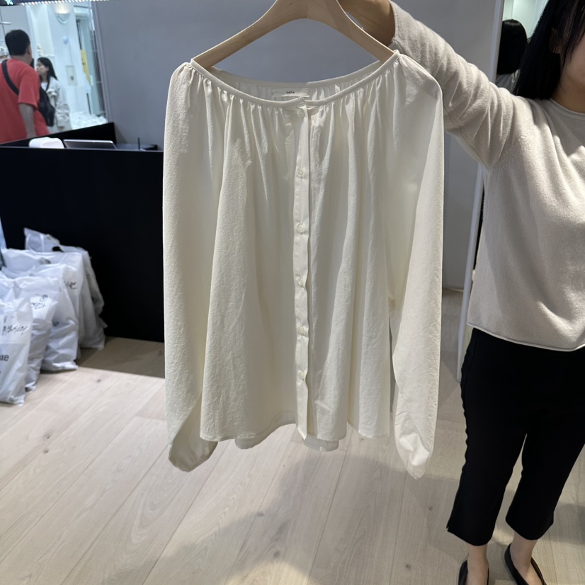 REHE東大門直郵女士新款休閑真品熱賣人氣襯衫蕾絲衫褶皺REHE襯衫/蕾絲衫圖色2奶油色