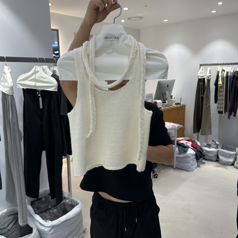 X韓國代購女士新品熱賣真品推薦時尚休閑人氣吊帶背心含脖帶HELVETICA吊帶/背心圖色1