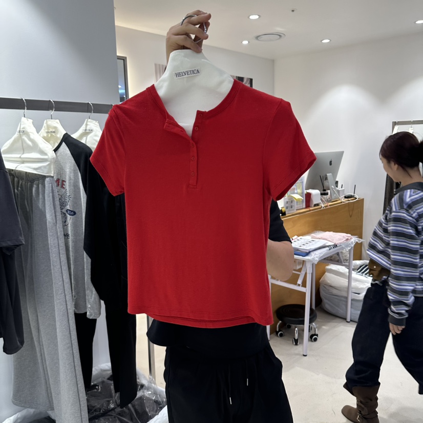 X東大門實拍女士新品真品熱賣時尚休閑推薦人氣T恤紐扣HELVETICAT恤圖色2