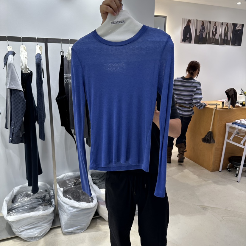 X東大門直郵女裝新品熱賣真品休閑推薦人氣時尚長袖T恤疊穿HELVETICA長袖T恤圖色1