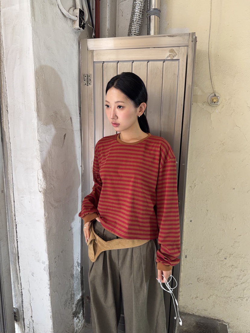 SUNDER MARKET韓國代購女裝新品真品人氣熱賣休閑長袖T恤SUNDER MARKET長袖T恤圖色2