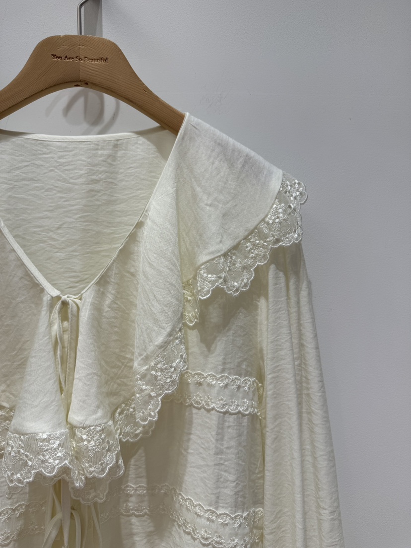 MELTED-P/A.VERY VERY東大門直郵女裝新品人氣襯衫蕾絲衫MELTED-P/A.VERY VERY襯衫/蕾絲衫