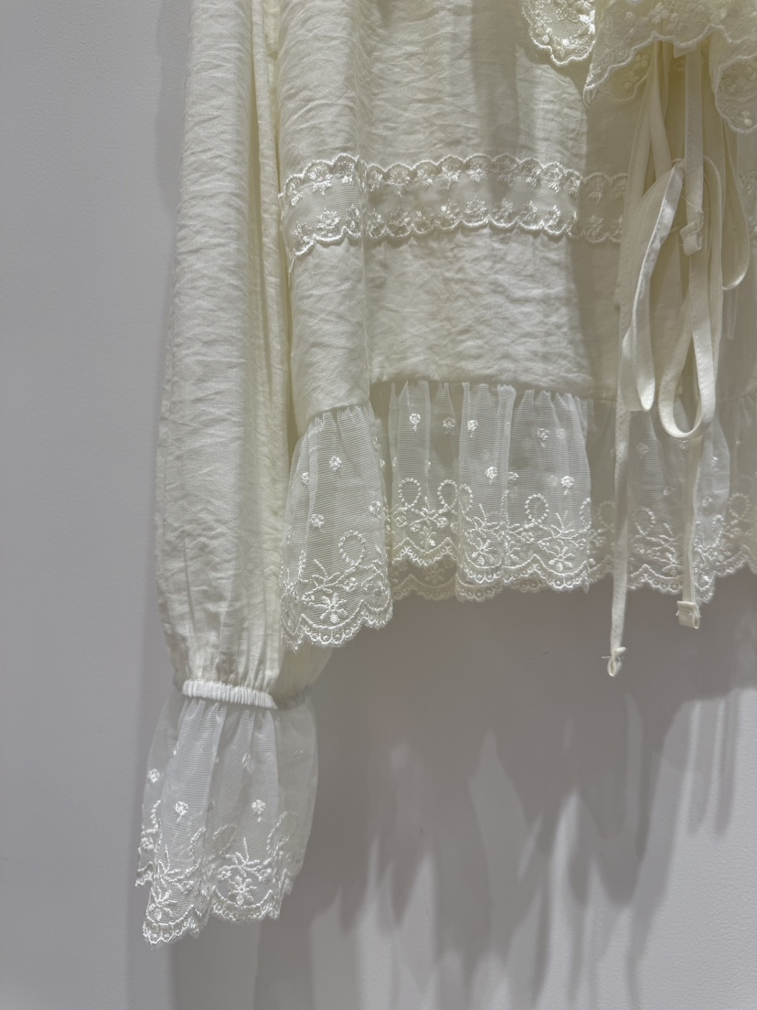 MELTED-P/A.VERY VERY東大門直郵女裝新品人氣襯衫蕾絲衫MELTED-P/A.VERY VERY襯衫/蕾絲衫