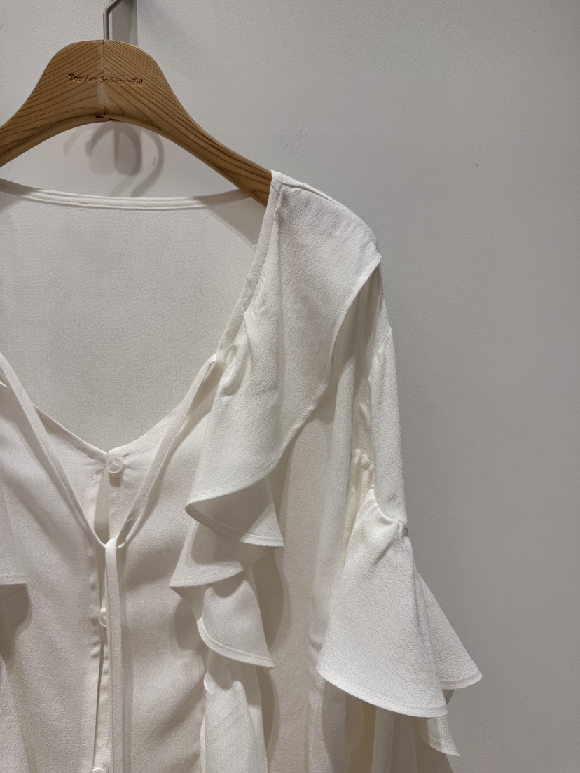 MELTED-P/A.VERY VERY東大門直郵女裝新品人氣襯衫蕾絲衫MELTED-P/A.VERY VERY襯衫/蕾絲衫