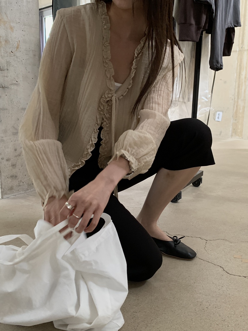 B_GARDER韓國代購女裝新款真品時尚襯衫蕾絲衫不含內搭天絲B.GARDER襯衫/蕾絲衫
