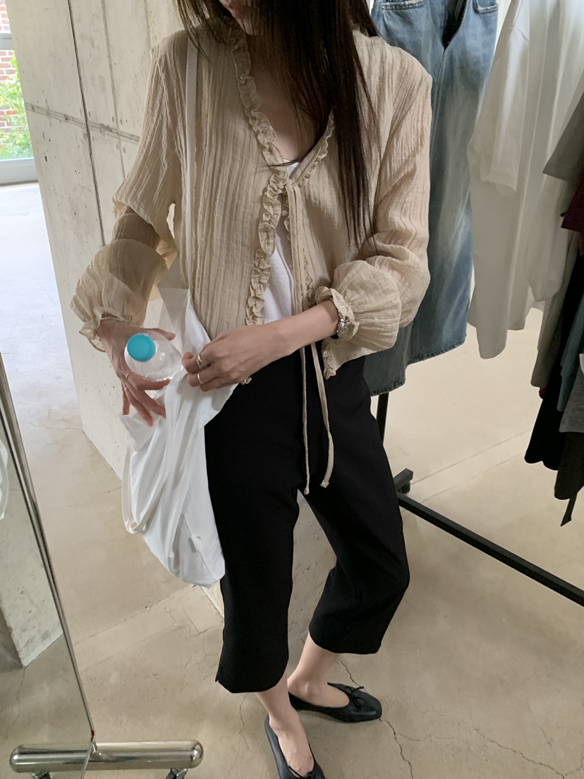 B_GARDER韓國代購女裝新款真品時尚襯衫蕾絲衫不含內搭天絲B.GARDER襯衫/蕾絲衫