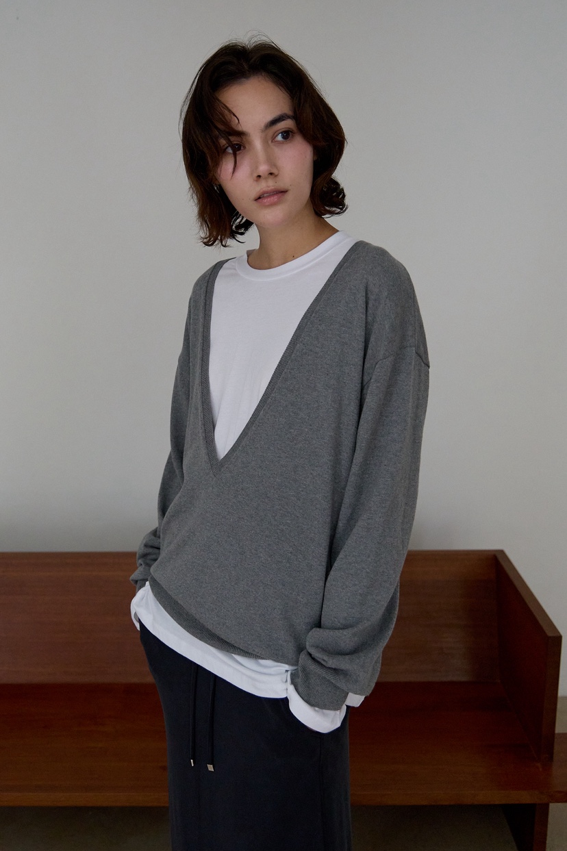 B_GARDER東大門實拍女裝新品真品時尚針織衫不含內搭V領深VB.GARDER針織衫