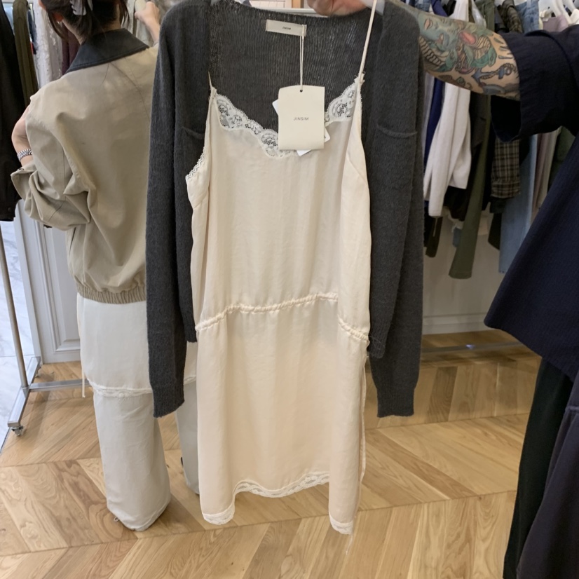 JINSIM東大門實拍女裝新品真品時尚推薦熱賣連衣裙不含內搭JINSIM連衣裙圖色2