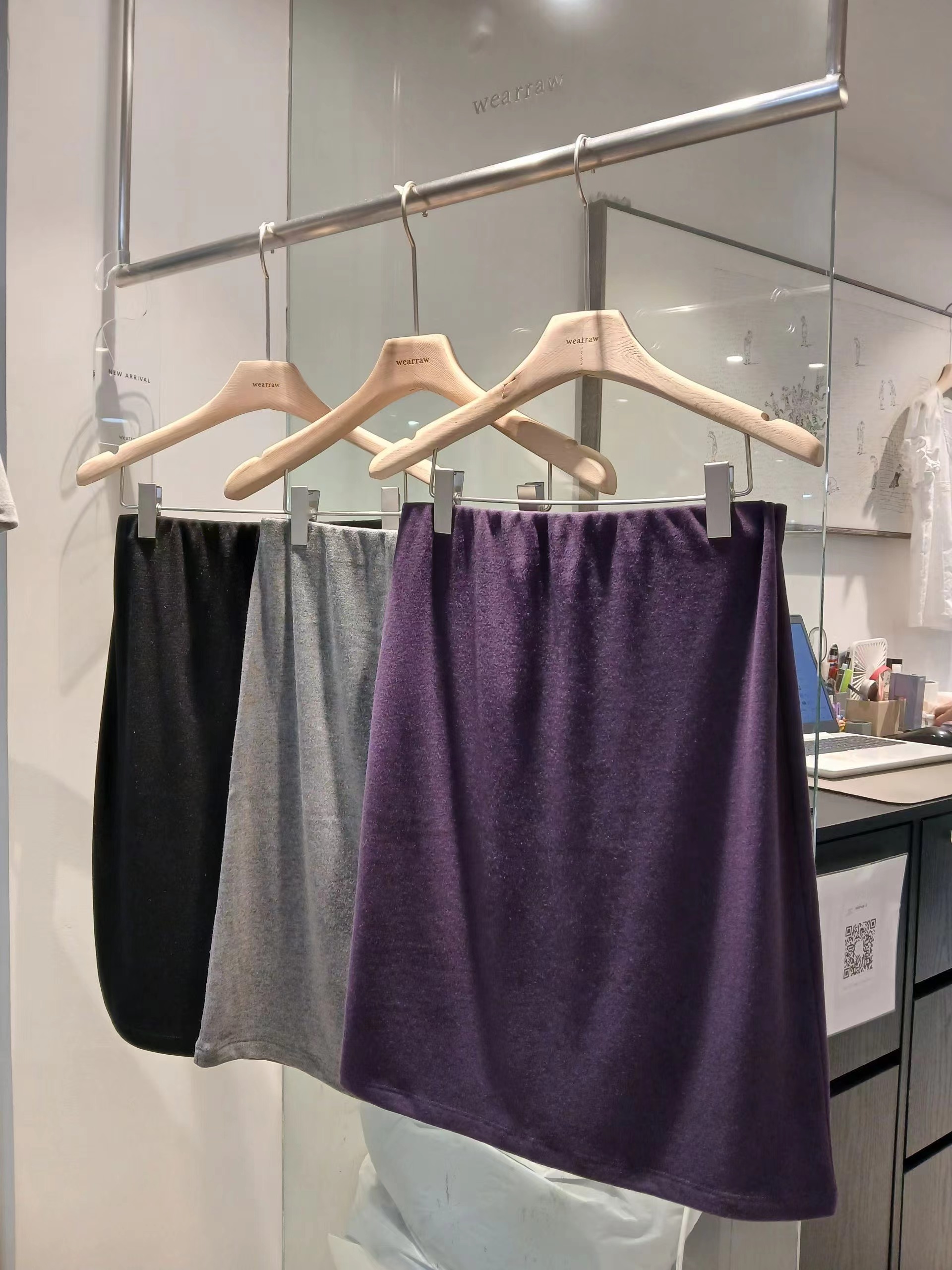 WEARRAW/WELL ROW東大門直郵女裝新品熱賣時尚人氣短裙WEARRAW/WELL ROW短裙圖色1左一色