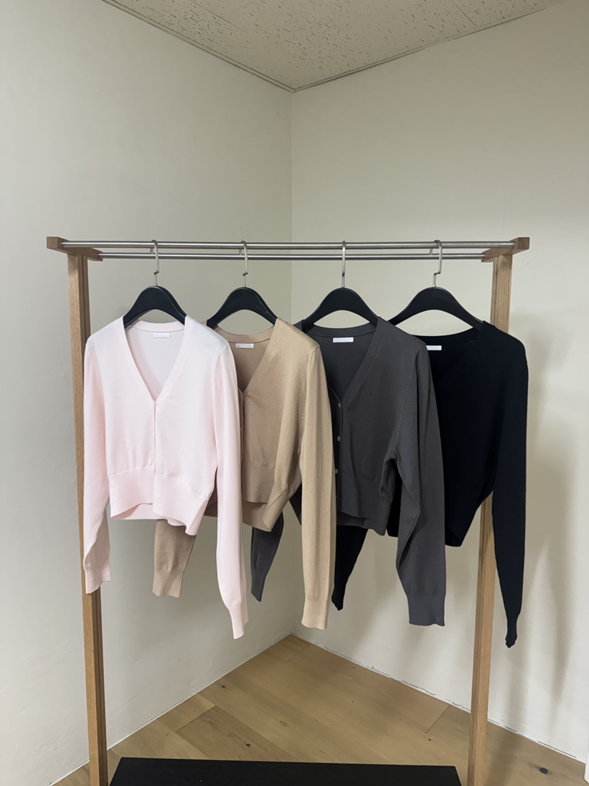 BLACK PIG/BERTO韓國直郵女士新款休閑針織衫V領層疊開衫BLACK PIG/BERTO針織衫圖色2左二色