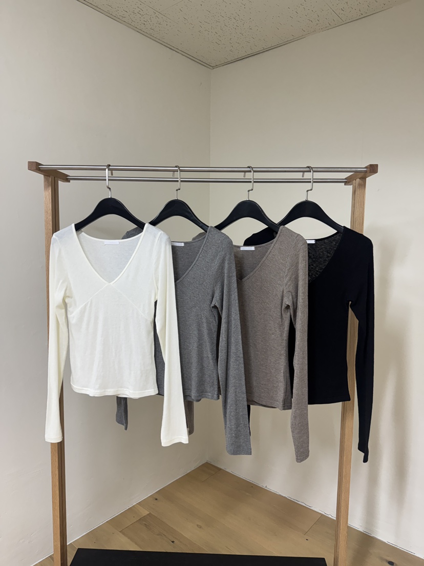 BLACK PIG/BERTO東大門實拍女士新款休閑熱賣真品長袖T恤BLACK PIG/BERTO長袖T恤圖色2左二色