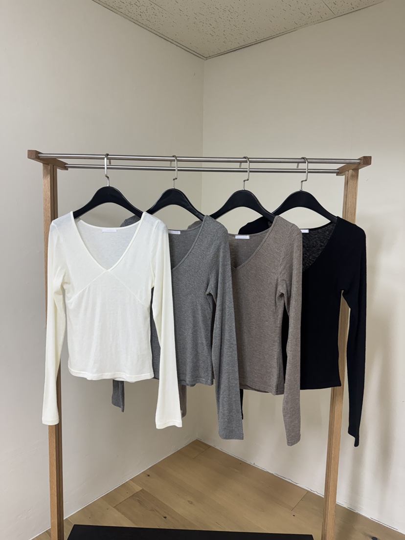 BLACK PIG/BERTO東大門實拍女士新款休閑熱賣真品長袖T恤BLACK PIG/BERTO長袖T恤圖色4左四色
