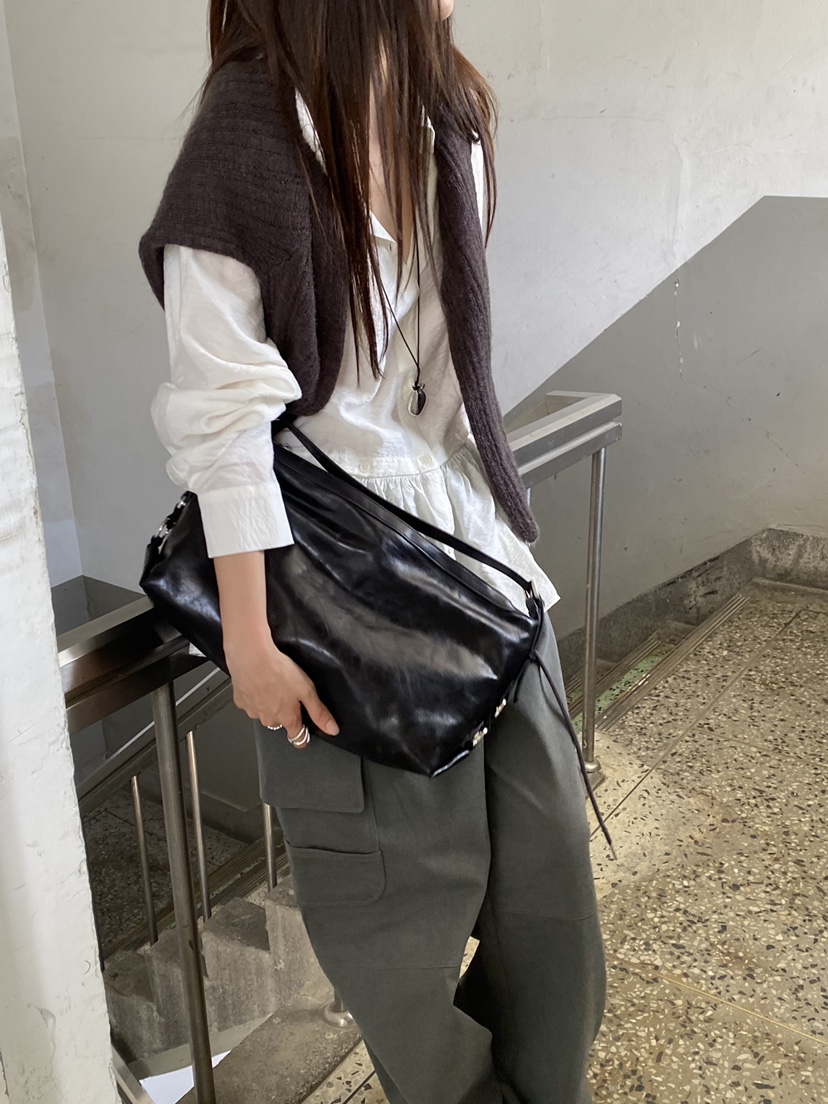 Verbena韓國直郵女士新款休閑真品時尚襯衫蕾絲衫褶皺紐扣Verbena襯衫/蕾絲衫