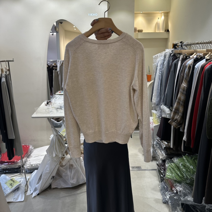 YIKHO STYLE東大門實拍女裝新品推薦時尚熱賣真品針織衫YIKHO STYLE針織衫