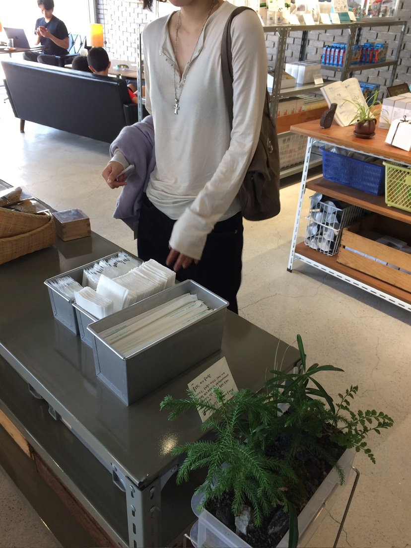ESCHER東大門實拍女裝新品人氣休閑推薦真品時尚熱賣長袖T恤ESCHER長袖T恤