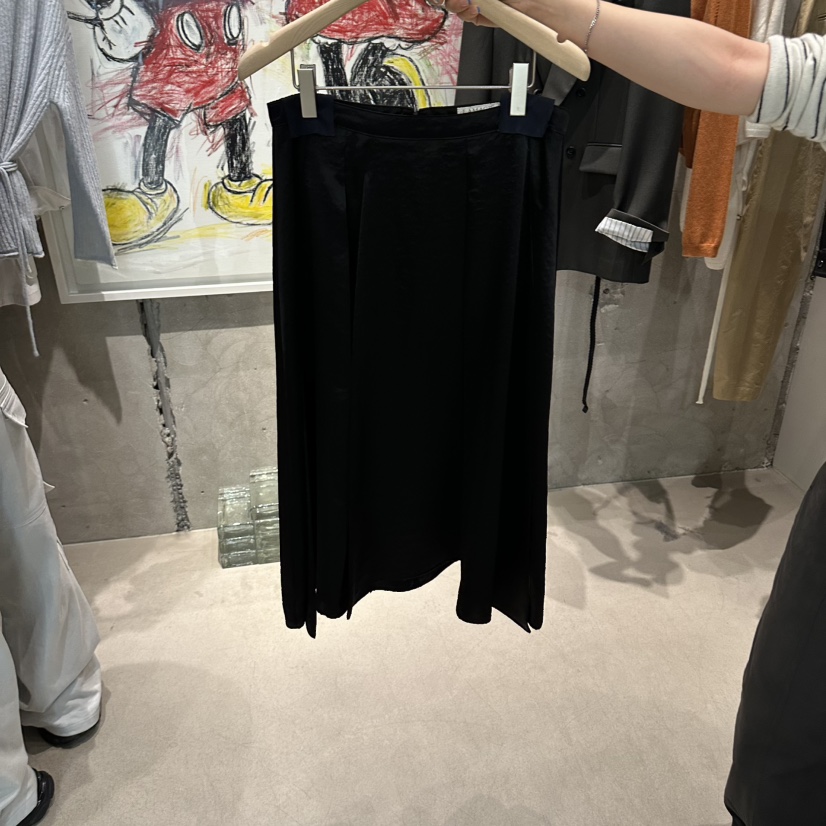 LAMAGIEPIE/LAMAGIE GREY東大門代購女士新品時尚半身裙中短裙緞LAMAGIEPIE/LAMAGIE GREY半身裙/中短裙圖色2黑色