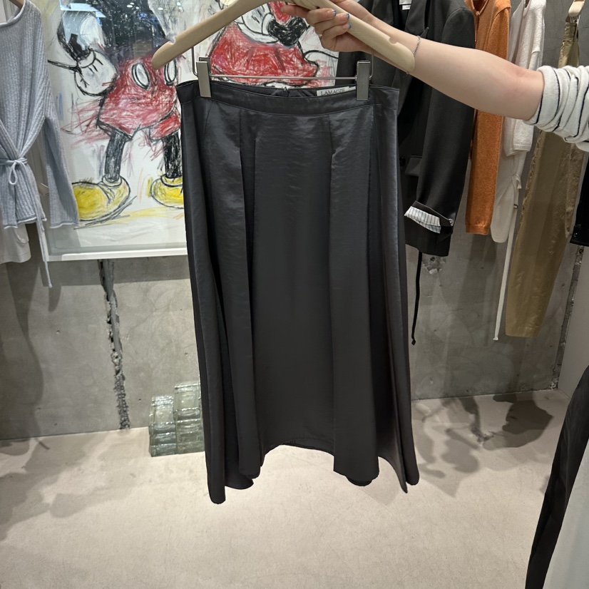 LAMAGIEPIE/LAMAGIE GREY東大門代購女士新品時尚半身裙中短裙緞LAMAGIEPIE/LAMAGIE GREY半身裙/中短裙圖色3墨色