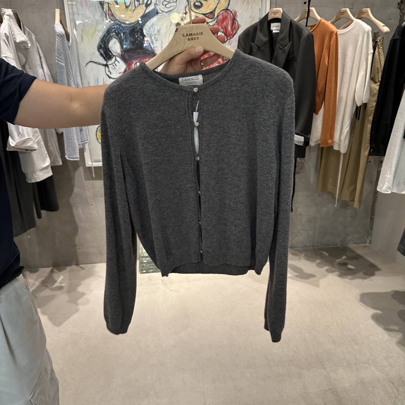LAMAGIEPIE/LAMAGIE GREY東大門直郵女士新品真品開衫紐扣LAMAGIEPIE/LAMAGIE GREY開衫圖色2墨色