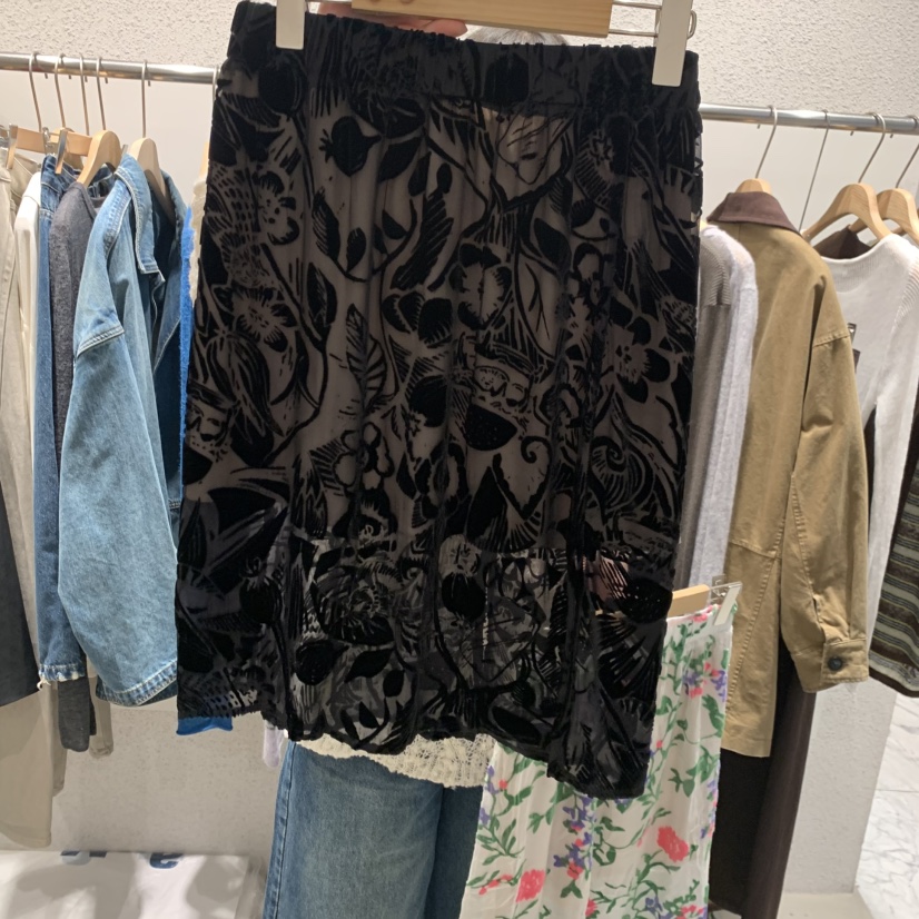 SSENIQUE韓國直郵女士新款推薦時尚半身裙中短裙透明絲綢絨SSENIQUE半身裙/中短裙圖色1