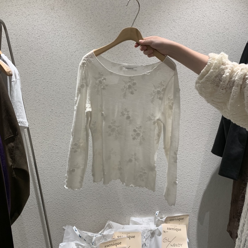 SSENIQUE東大門直郵女士新款推薦休閑熱賣長袖T恤刺繡透視SSENIQUE長袖T恤圖色1