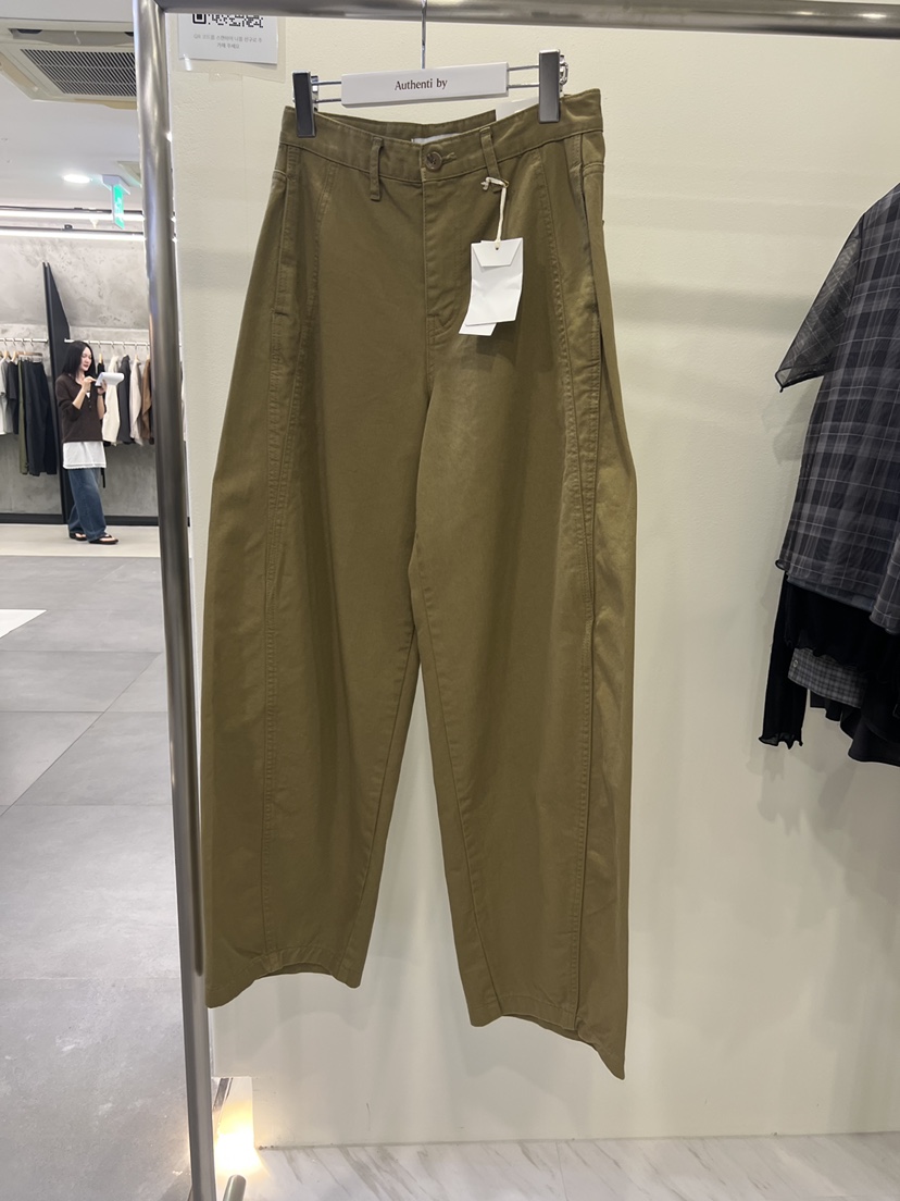 AUTHENTIBY東大門直郵女士新品真品推薦時尚熱賣休閑褲鏤空AUTHENTIBY休閑褲圖色1