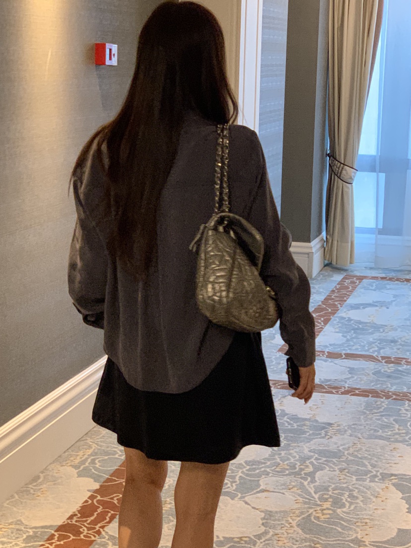 LA CREME韓國代購女裝新款時尚熱賣推薦真品襯衫蕾絲衫扭曲LA CREME襯衫/蕾絲衫