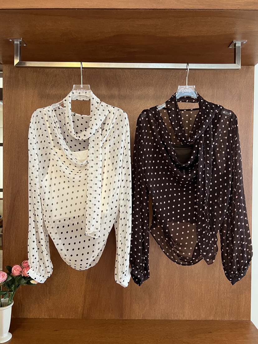 FABRIC韓國直郵女士新款時尚熱賣襯衫蕾絲衫含脖帶圍巾圓點FABRIC襯衫/蕾絲衫