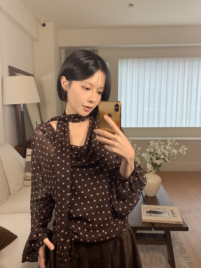 FABRIC韓國直郵女士新款時尚熱賣襯衫蕾絲衫含脖帶圍巾圓點FABRIC襯衫/蕾絲衫
