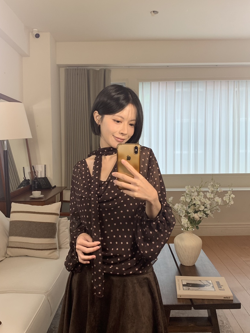 FABRIC韓國直郵女士新款時尚熱賣襯衫蕾絲衫含脖帶圍巾圓點FABRIC襯衫/蕾絲衫