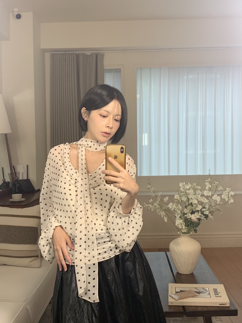 FABRIC韓國直郵女士新款時尚熱賣襯衫蕾絲衫含脖帶圍巾圓點FABRIC襯衫/蕾絲衫
