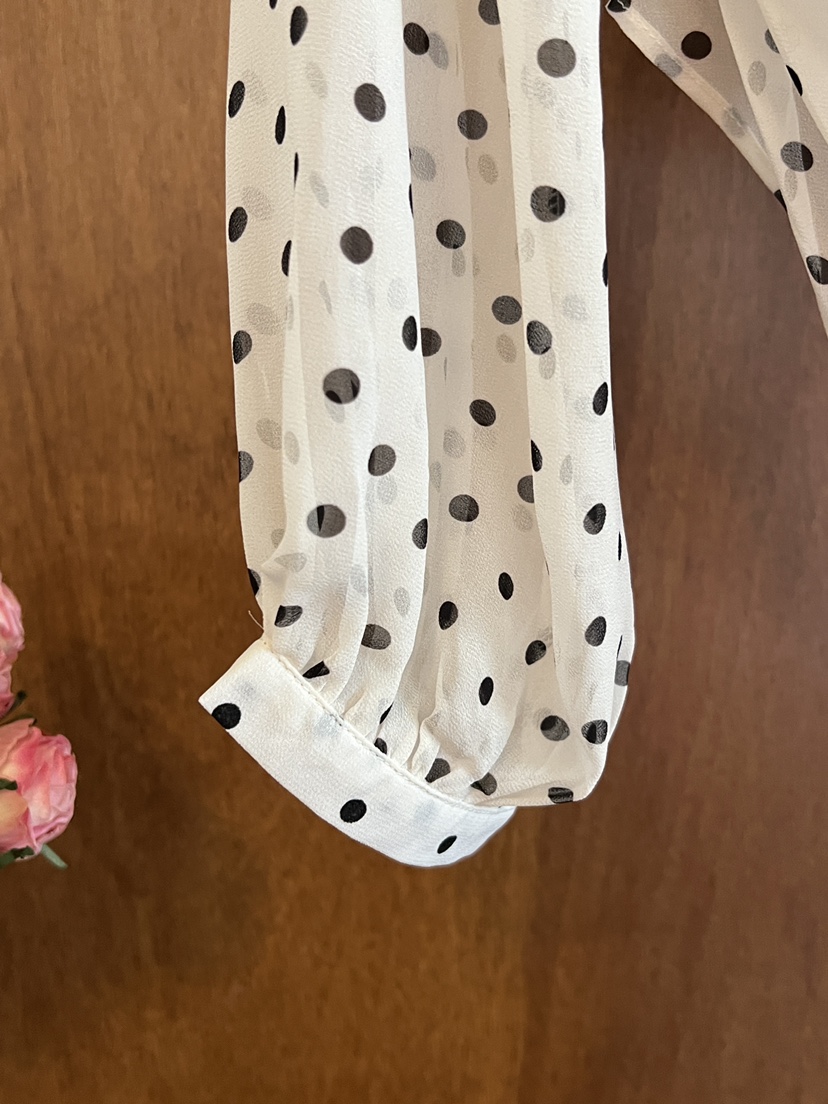 FABRIC韓國直郵女士新款時尚熱賣襯衫蕾絲衫含脖帶圍巾圓點FABRIC襯衫/蕾絲衫