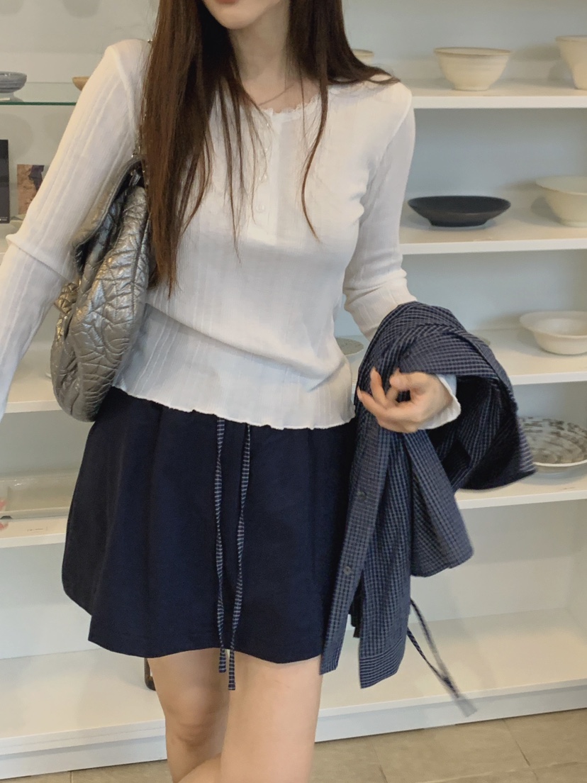 LA CREME東大門實拍女裝新品熱賣真品人氣時尚長袖T恤蕾絲LA CREME長袖T恤