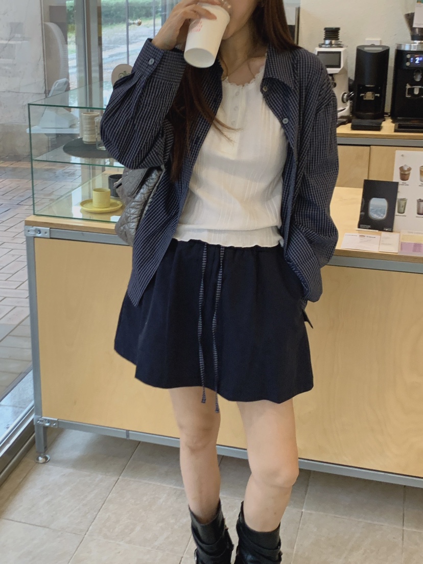LA CREME東大門實拍女裝新品熱賣真品人氣時尚長袖T恤蕾絲LA CREME長袖T恤
