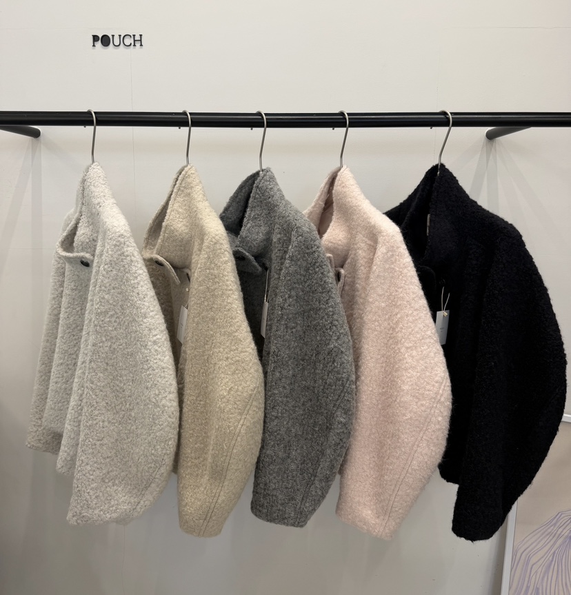 POUCH韓國直郵女裝新款人氣真品推薦時尚休閑短款大衣泡泡袖POUCH短款大衣