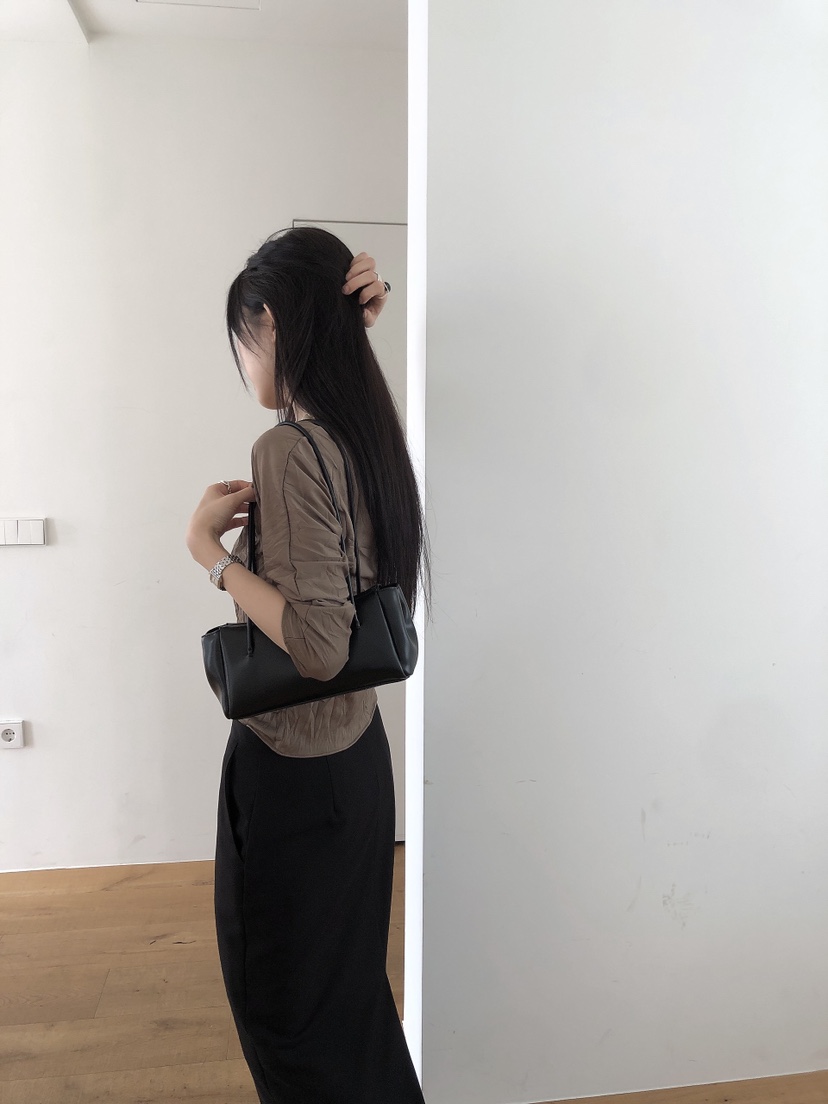 LE BUTTER東大門實拍女士新款推薦人氣時尚熱賣T恤船領褶皺LE BUTTERT恤