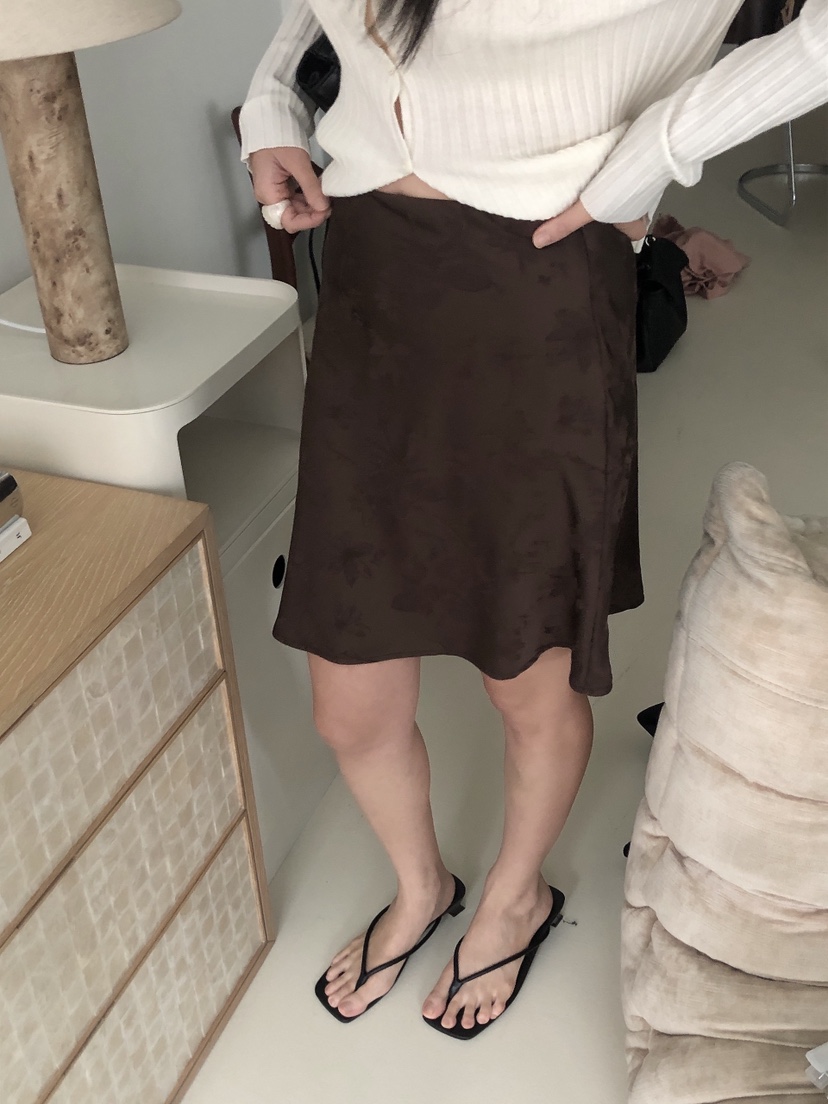 LE BUTTER東大門直郵女士新款時尚熱賣人氣真品短裙緞面LE BUTTER短裙圖色2