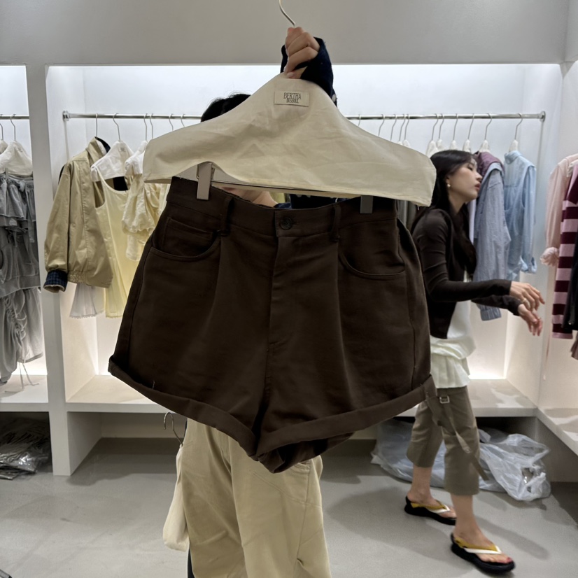 BERTHA東大門直郵女裝新品休閑人氣真品熱賣時尚短褲褶裥BERTHA短褲圖色2棕色